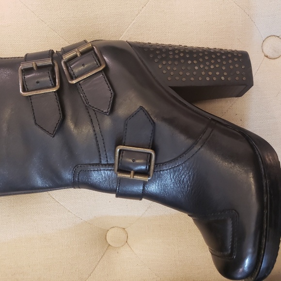 Black Leather boots - Picture 3 of 8